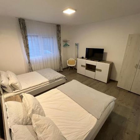 1-Beadroom Apartment With Free Parking Turda Exterior foto