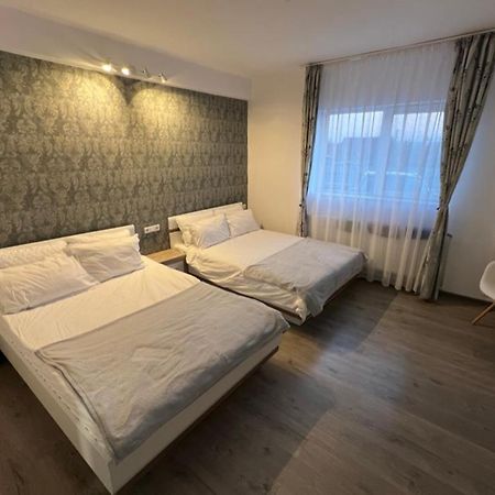 1-Beadroom Apartment With Free Parking Turda Exterior foto